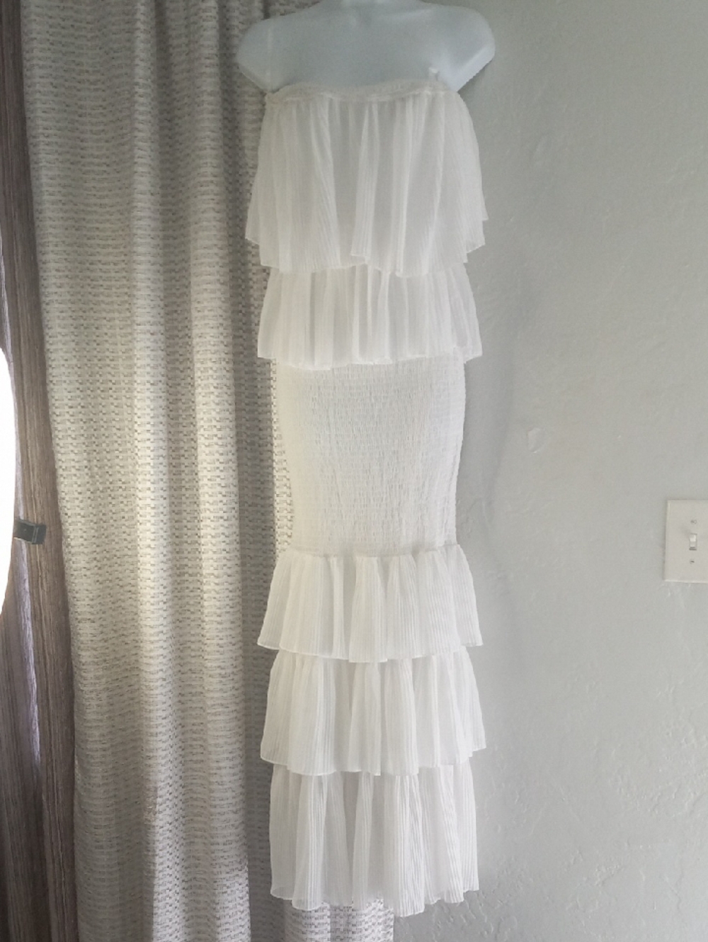 Source Unknown White Strapless Tiered Maxi Dress